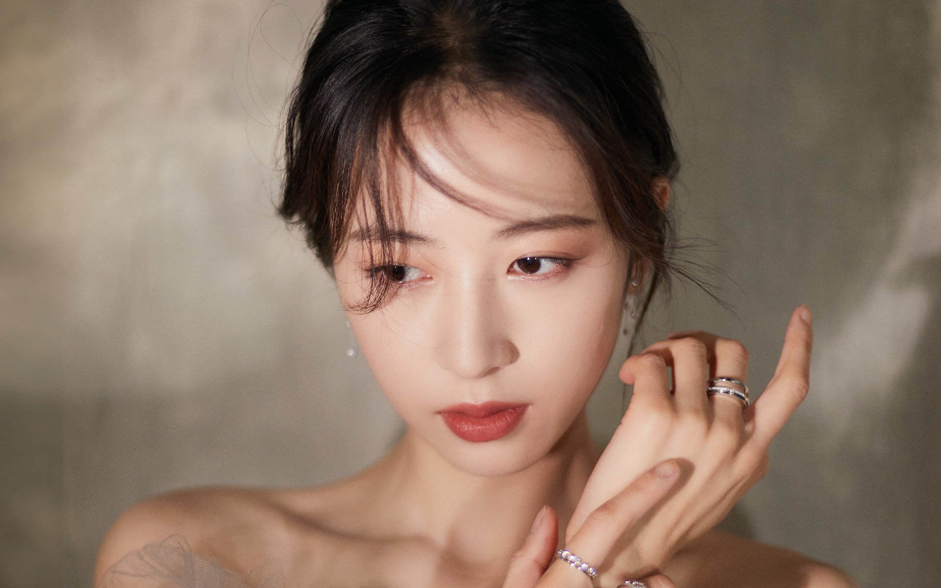 欧预赛赛程紧凑进行——各队实力对决引人关注,欧预赛 赛程