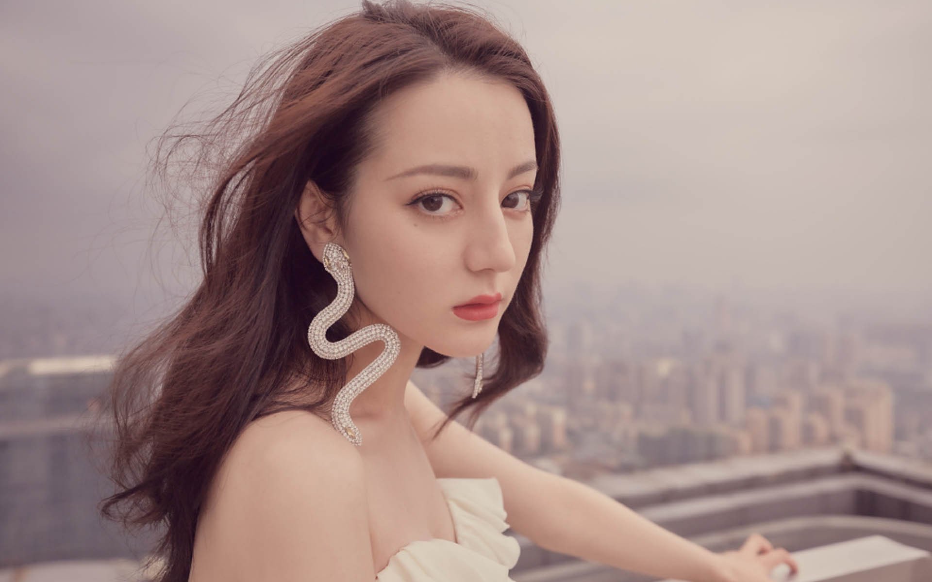 b体育官方网站-冬季滑雪运动技术提升，冬季滑雪项目