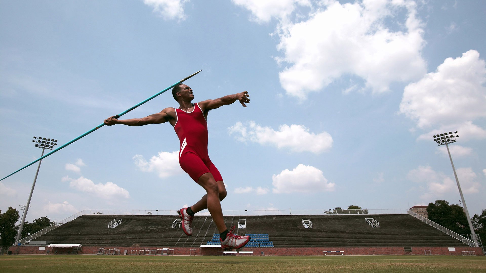 b体育平台-德甲火爆鏖战：攻防转换节奏快得令人窒息，德甲打法