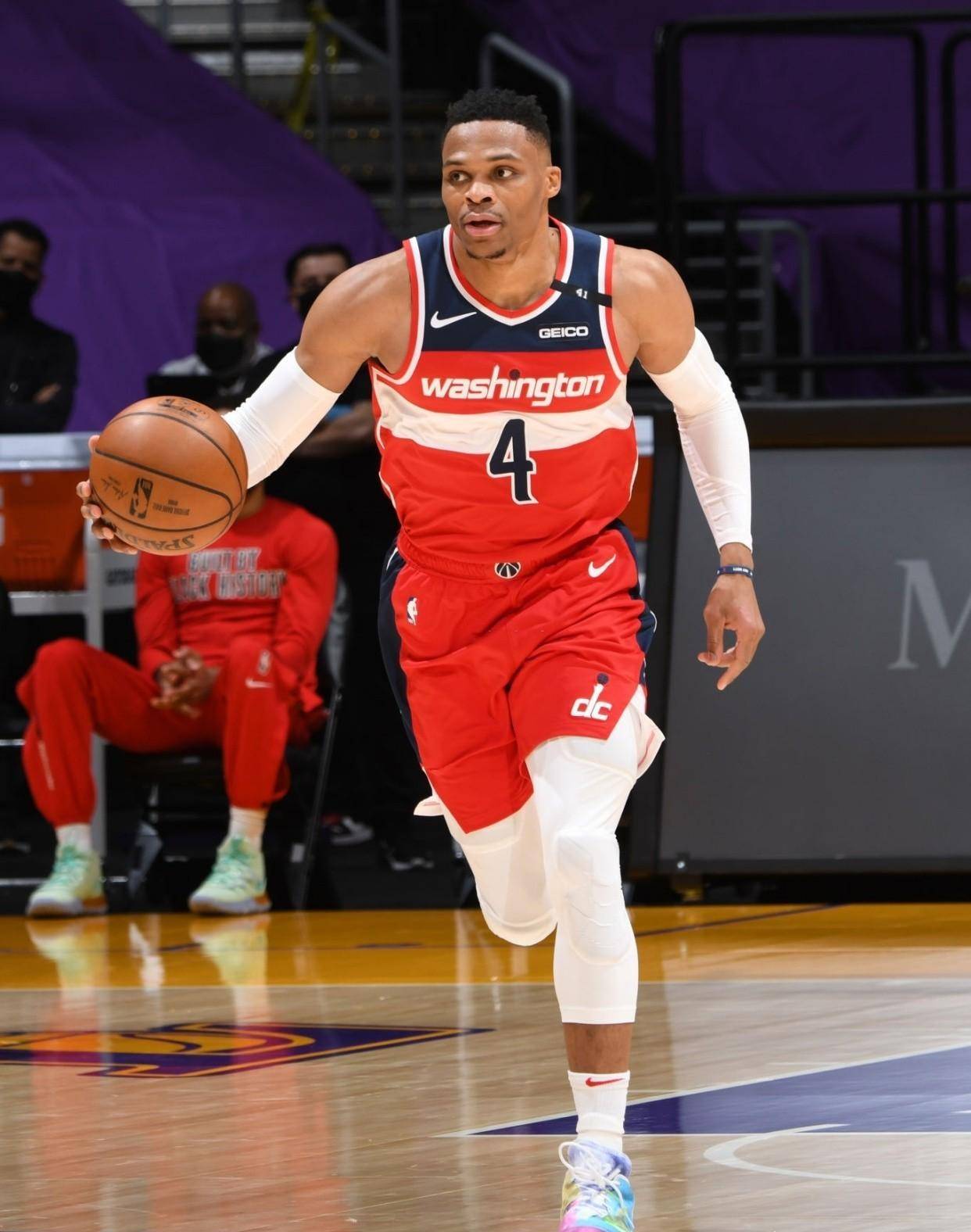 bsports体育：湖人队新赛季：威少能否在新球队找到自己的位置？的简单介绍